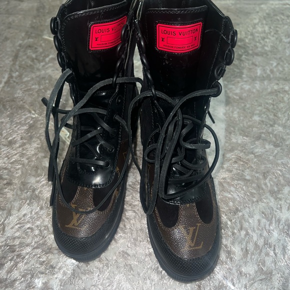 LV Logo boots monogram boots. - Picture 2 of 9